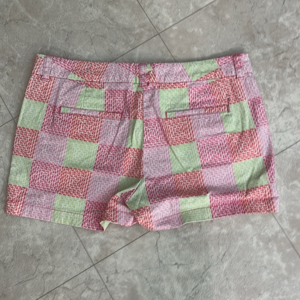 Vineyard Vines Stylish Checkered Women's Shorts 10 - Picture 3 of 4